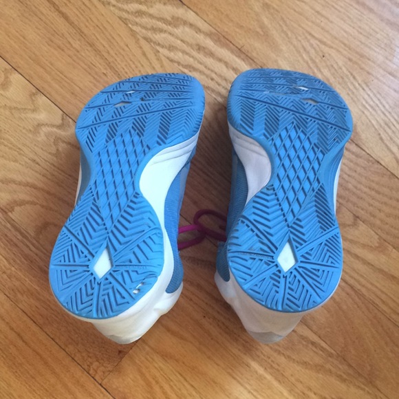 carolina basketball shoes